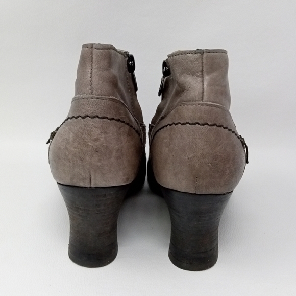 GOLD BUTTON Gray Leather Wingtip detail Heeled Boots, Women's Size EU 37 - Picture 8 of 12